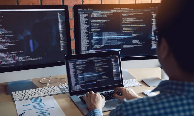数据科学选型：R与Python如何赋能华蓥市网站建设？